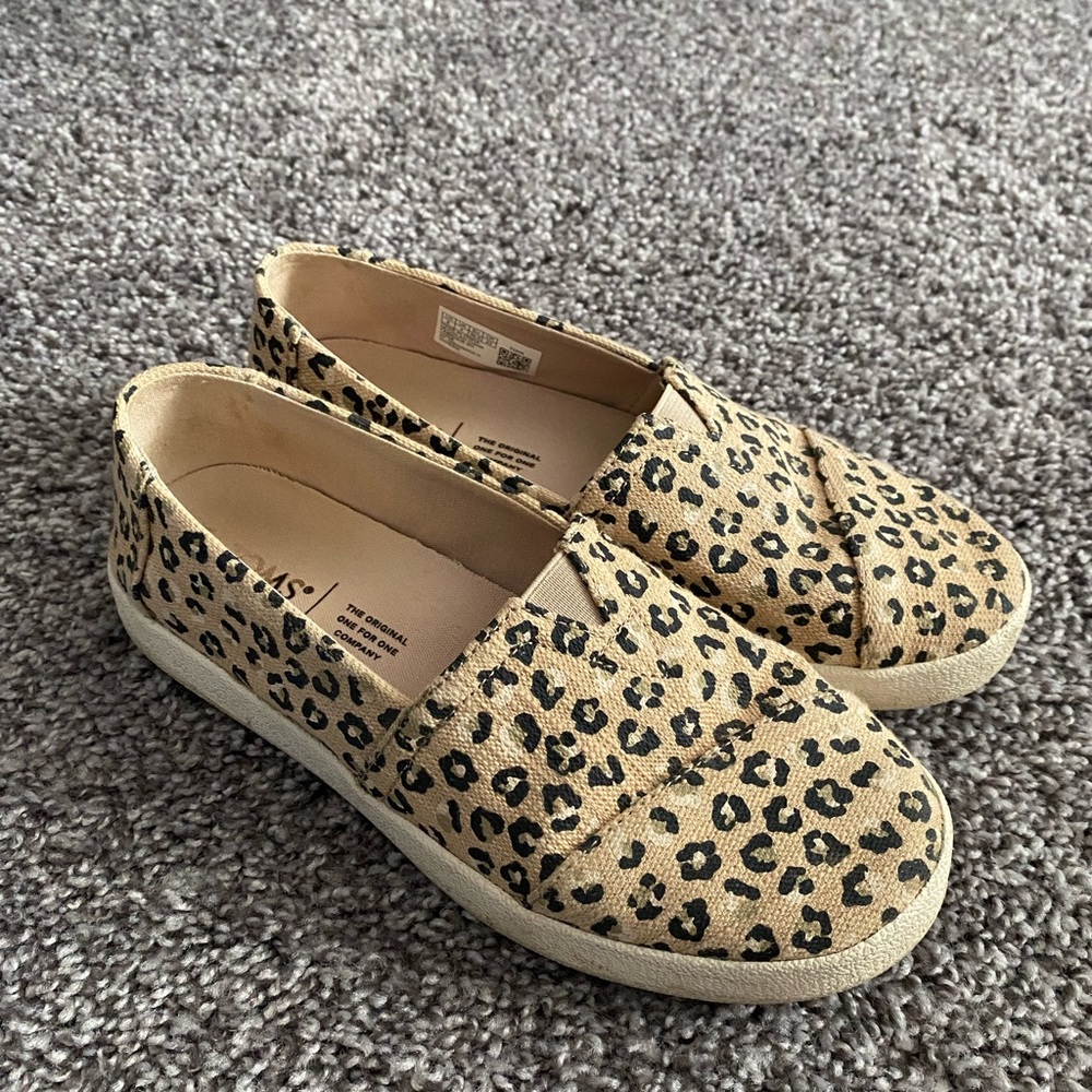 Toms Avalon Leopard Slip On Loafers Women’s 6
